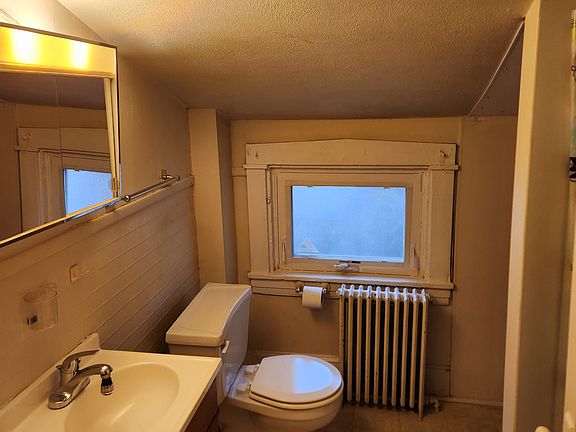 2nd image of 33 N Lime St #5
