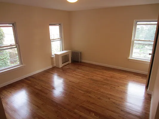 Rented by Capri Jet Realty Corp | media 10