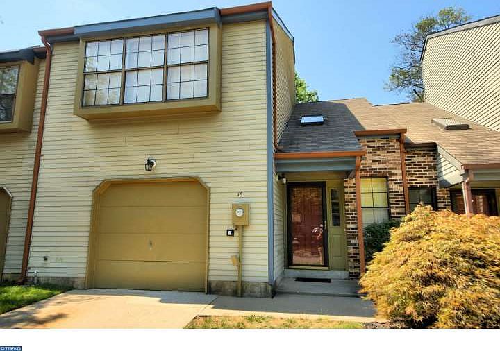 1st image of 15 Charlene Ct
