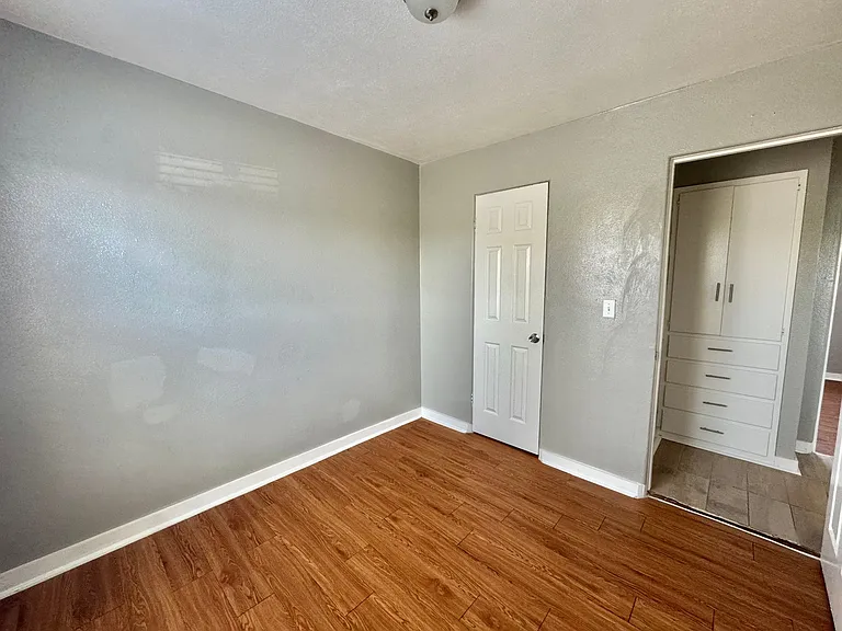 2030 NW 25th St #6 — Photo 16