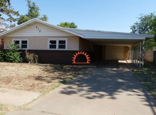 212 W Christopher Dr, Clovis, NM 88101