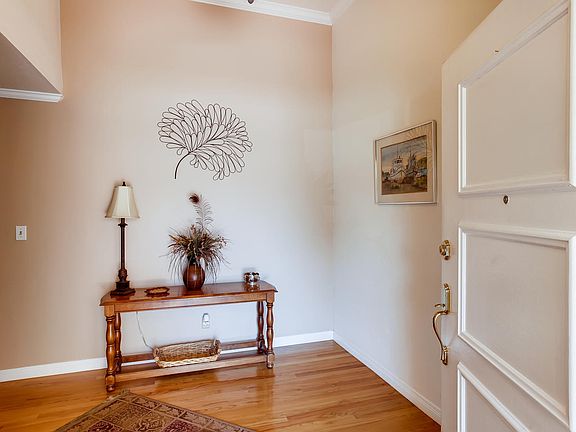4th image of 1084 Glenway Dr