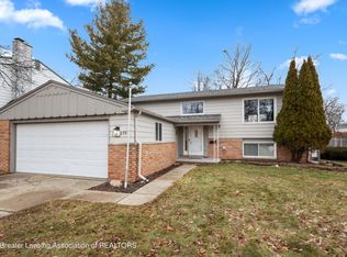 2711 Heights Ave, Lansing, MI 48912