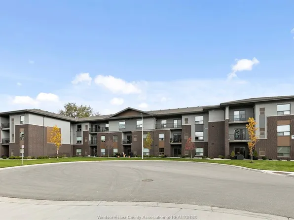 5840 Newman Blvd #202, Lasalle, ON N9J 0E3