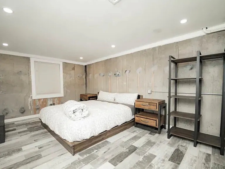 105 Jennifer Rd — Photo 16