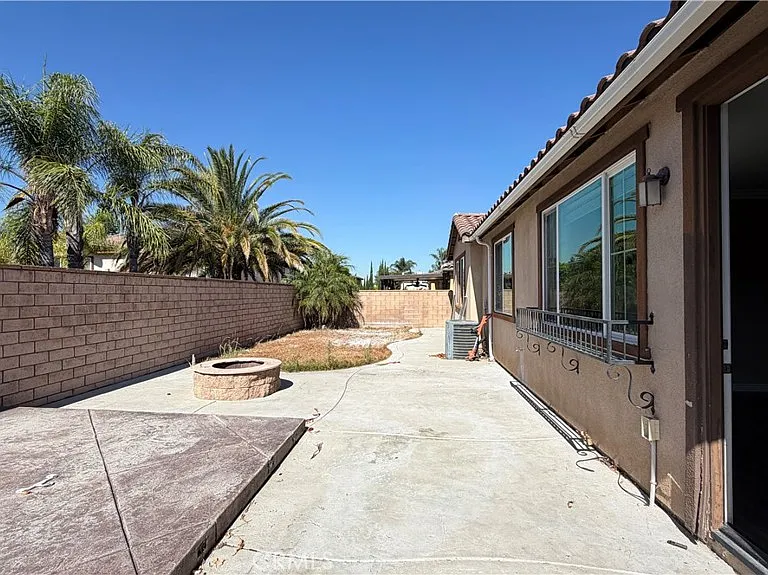 9549 Seasons Dr — Photo 18