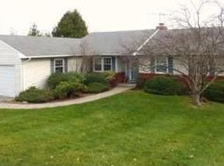 10 Willow Ln, Campbell Hall, NY 10916