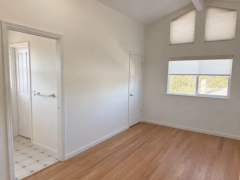 1079 Durham Ct — Photo 6