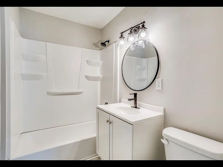 1139 E Crowley St — Photo 9