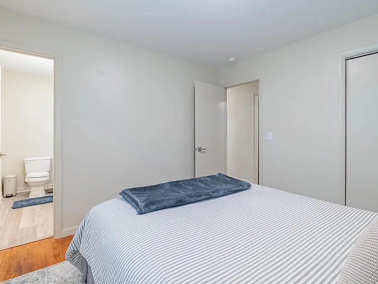929 E North E — Photo 20