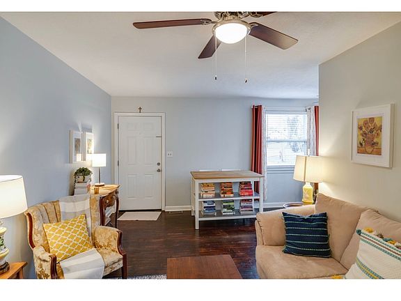 4th image of 2119 Geneiva Dr #A