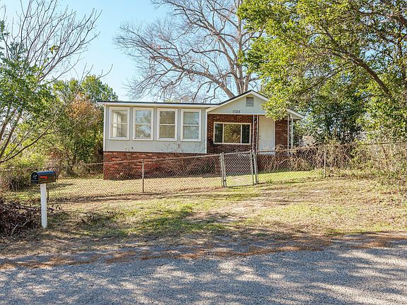2nd image of 1705 Belmont Avenue