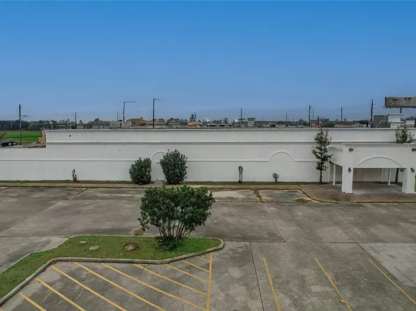 2103 Fm 1960 Rd W, Houston, TX 77090