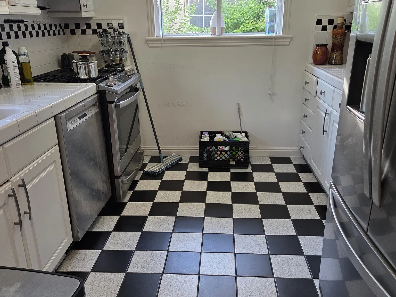 3 bed, 1382 sqft, $3,900 — Photo 4