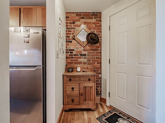 4th image of 150 Spring St