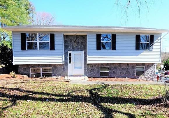 1st image of 145 Rosewood Ln
