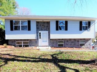 145 Rosewood Ln, Gray, TN 37615