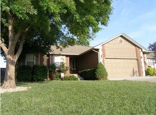 625 N Timberleaf Dr, Derby, KS 67037
