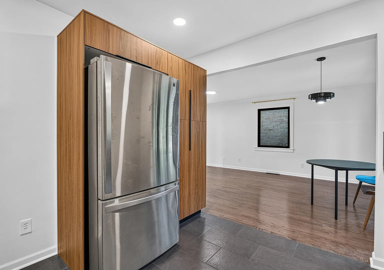 4 bed, 768 sqft, $4,300 — Photo 3