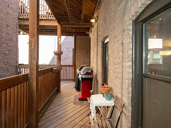 5th image of 4208 N Kenmore Ave APT 2C