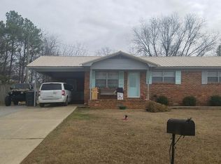 110 Sivley Dr, Falkville, AL 35622