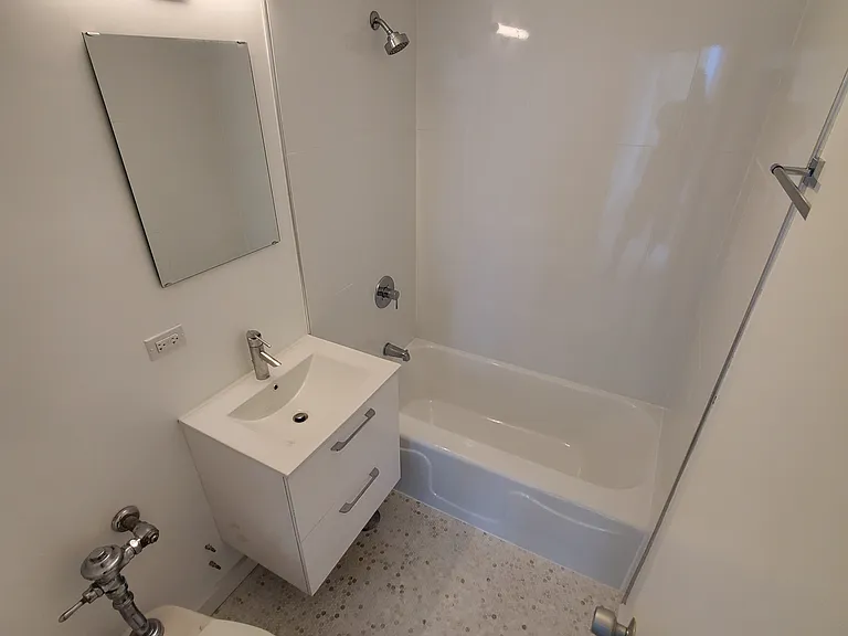 1555 N Dearborn Pkwy #27E — Photo 27