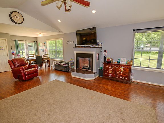 5th image of 238 Magness Dr
