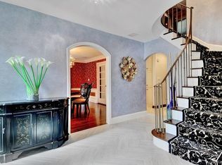 15 Hilltop Drive, Manhasset, NY 11030