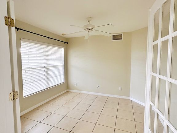 4th image of 927 SW 33rd St