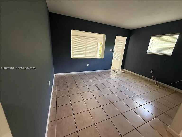 2483 SW 11th St #2483 — Photo 2