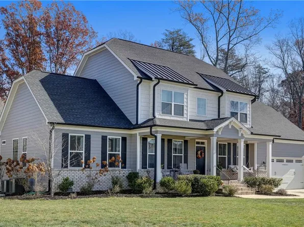 3812 Deerwood Acres Dr, Summerfield, NC 27358