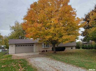 1345 Montello Ct, Canton, IL 61520
