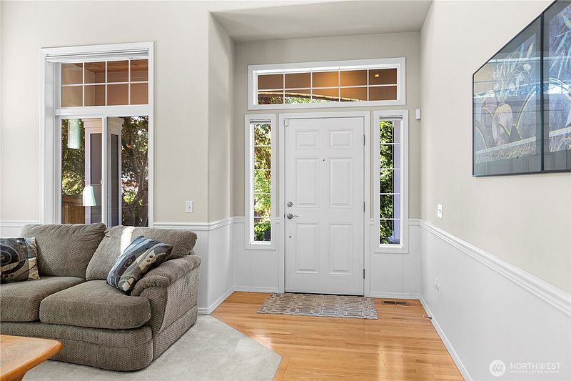 5th image of 2115 143 Place SW