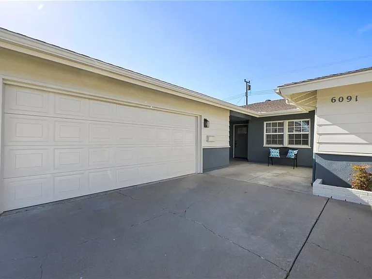 6091 Kimberly Dr — Photo 3