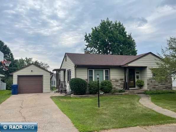 3216 1st Ave E, Hibbing, MN 55746