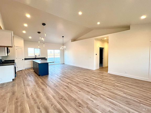 3rd image of 1604 Parker Dr