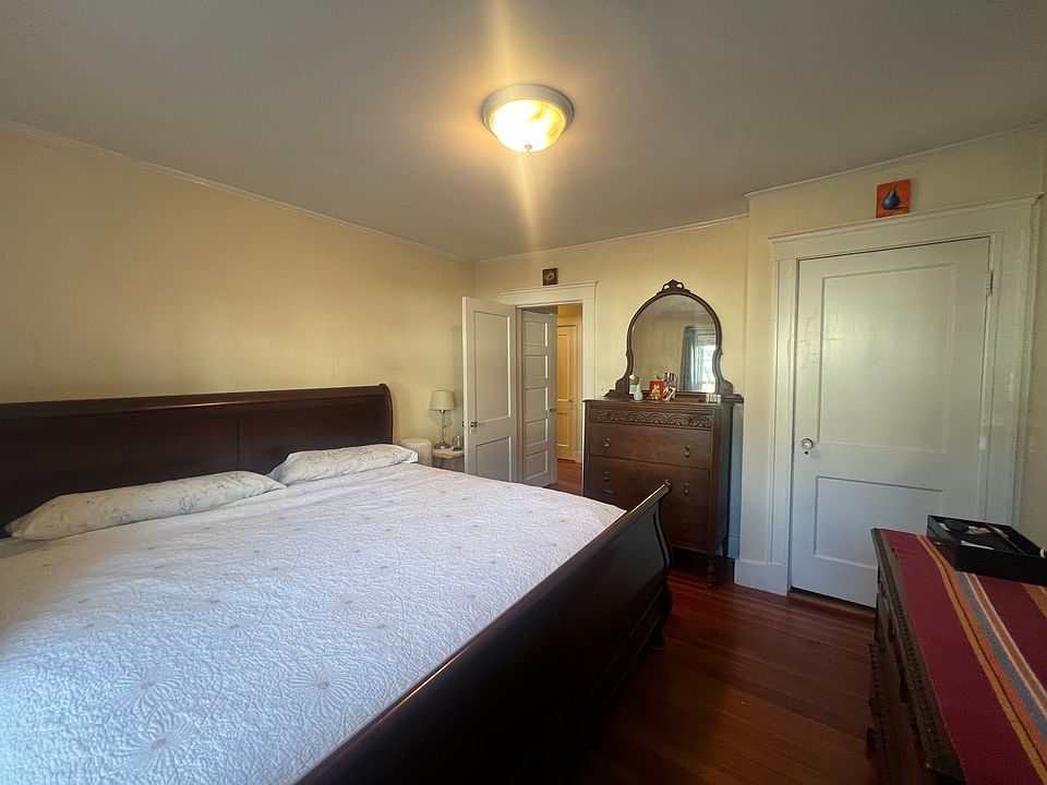 1st image of 10 Townsend Rd #1
