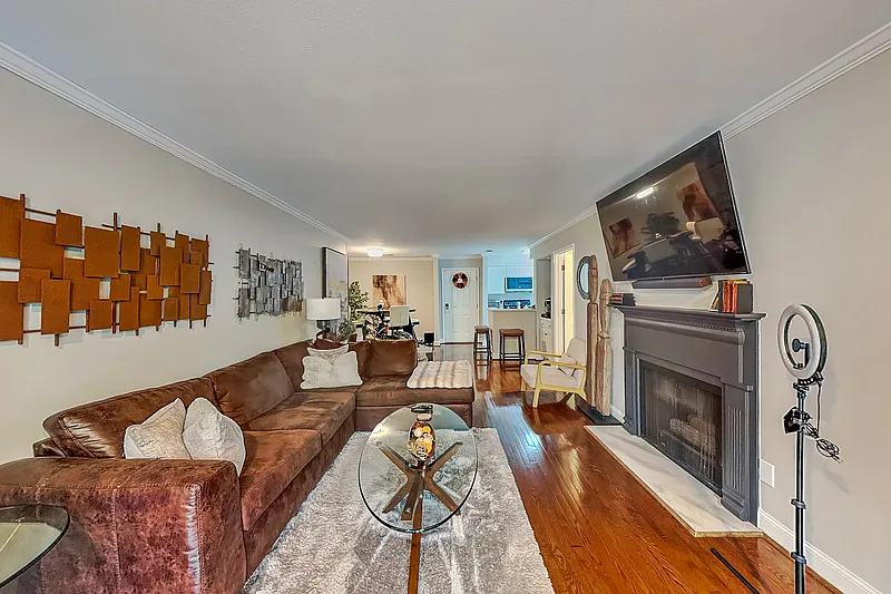 2 bed, 2.0 bath, 1249 sqft, $2,450 — Photo 1
