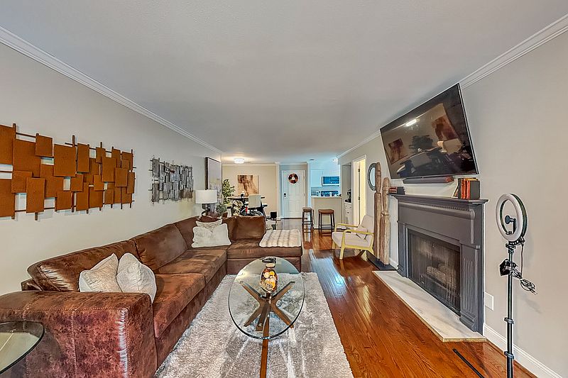 1st image of 3104 Pine Heights Dr NE Unit 3104