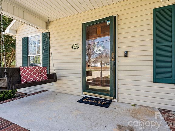 3rd image of 610 Eddleman Rd