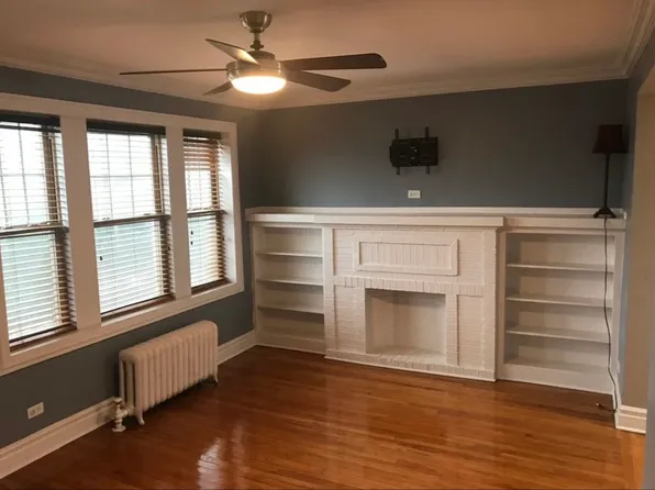 522 W Harrison St #2, Oak Park, IL 60304