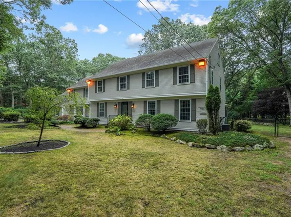 35 Downing St, East Greenwich, RI 02818