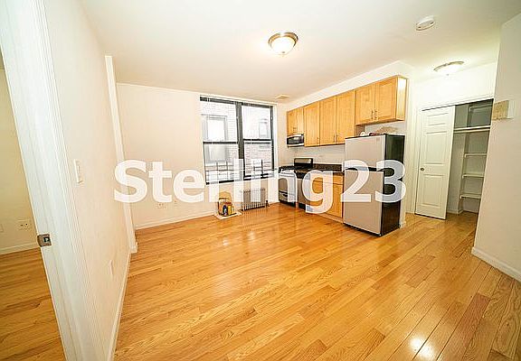 4th image of 3112 36th St APT 1F