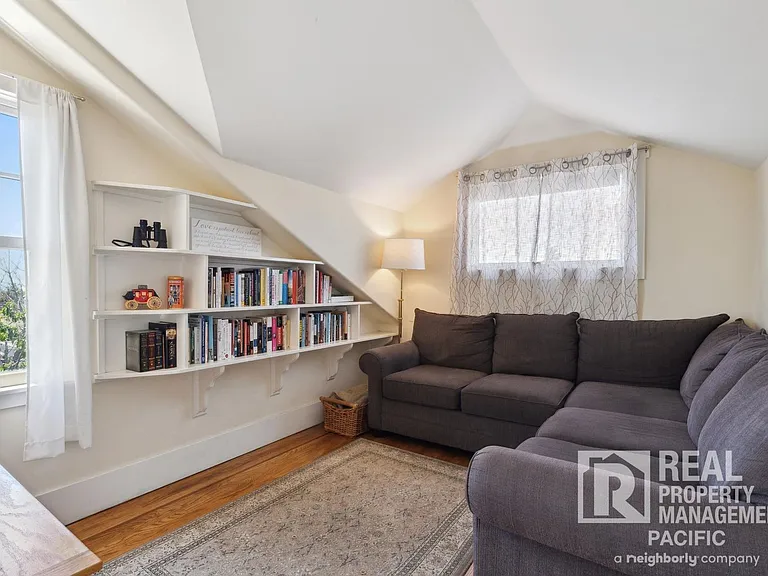 1550 Beverly Pl — Photo 16
