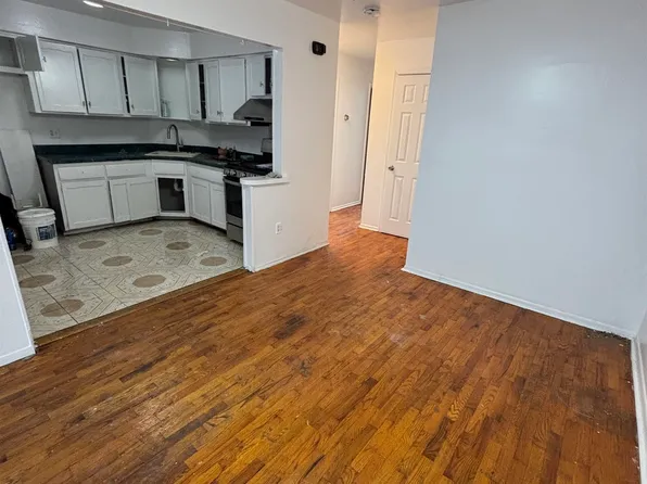 19 Skillman Avenue image 7 of 17