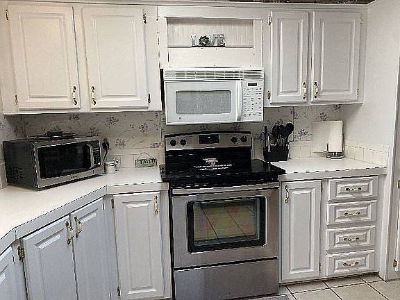 4th image of 547 Bluff Dr #24