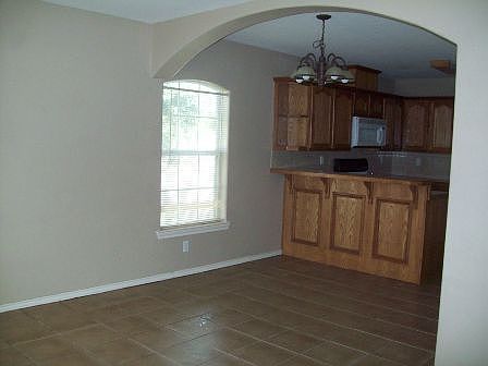 2nd image of 2206 Moonlight Ln APT 4