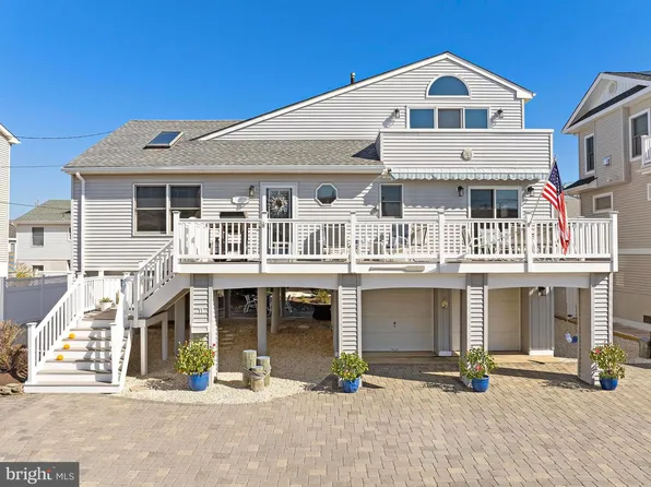 11 W 87th St, Brant Beach, NJ 08008