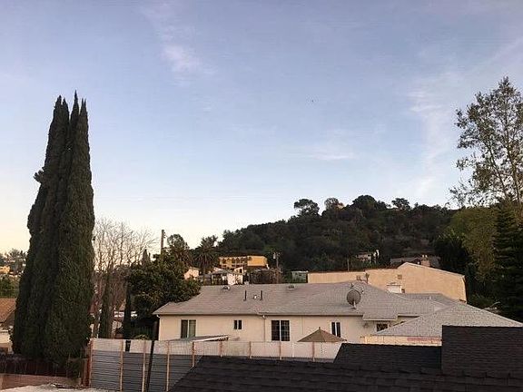 2nd image of 802 1/2 E Palmer Ave