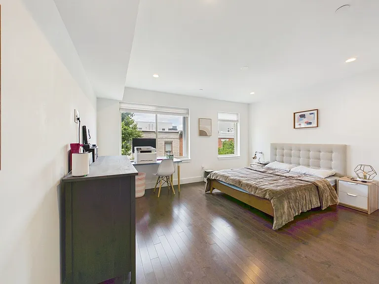 1335 S Garnet St — Photo 43